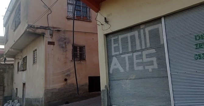 Adana’da iletişim kablolarını kesip çaldılar