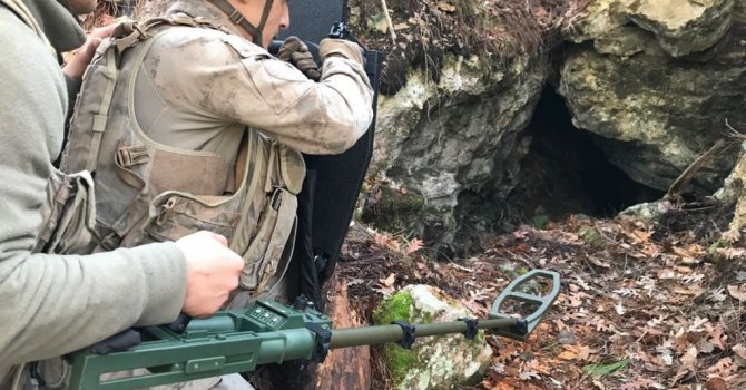 Amanoslar’da terör örgütüne ait yaşam malzemeleri ele geçirildi