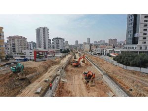 Göçmen Katlı Kavşak çalışmaları sürüyor