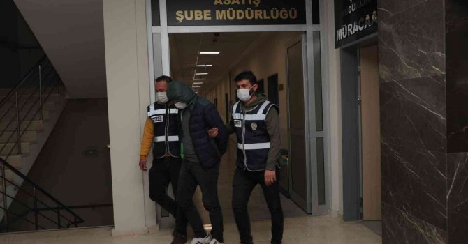Antalya’da hapis cezası ile aranan 2 şüpheli yakalandı