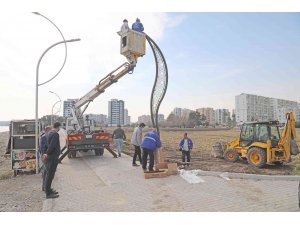 Mezitli sahilinde aydınlatma çalışmaları başladı