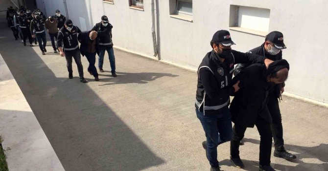 7 ilde silah kaçakçılığı yapan 9 zanlı adliyeye sevk edildi