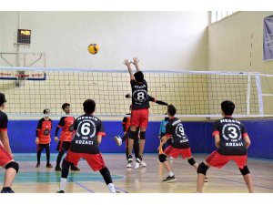 Osmaniye’de okul sporları voleybol yarı final müsabakaları başladı