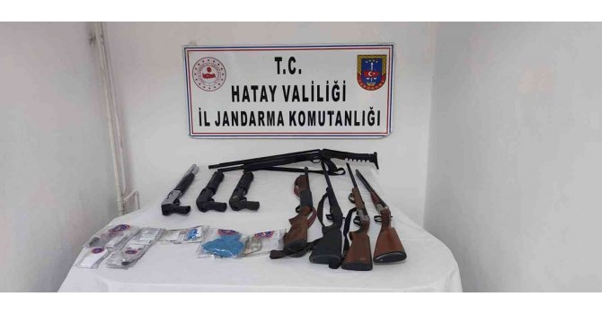 Uyuşturucu operasyonunda gözaltına alınan 18 kişi adliyeye sevk edildi