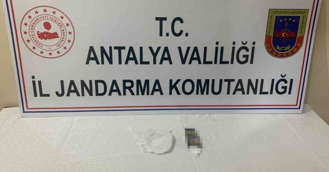 Finike’de jandarmadan uyuşturucu operasyonu