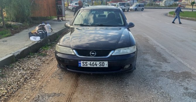 Jandarma tarafından gümrük süresi dolan 8 araca el konuldu