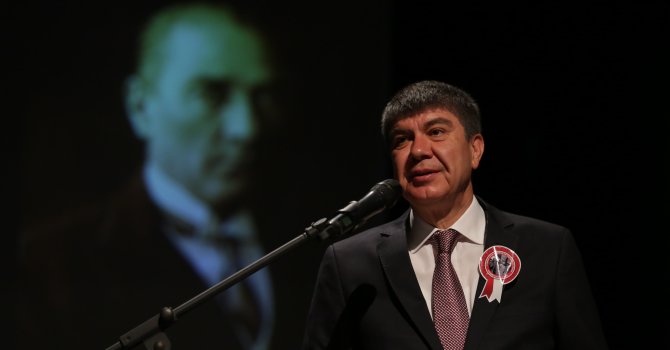 Atatürk’ün övgüsüne layık olabilmek için durmadan çalışıyoruz