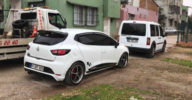 Evinin önünde silahla saldırıya uğrayan genç öldü