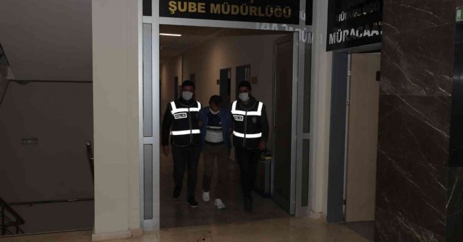 Antalya’da 15 ve 34 yıllık hapis cezası ile aranan 2 şüpheli yakalandı