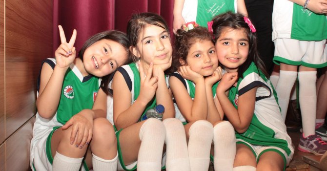 Genç yeteneklere formaları verildi