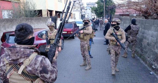 Osmaniye merkezli zehir tacirlerine "şafak" operasyonu