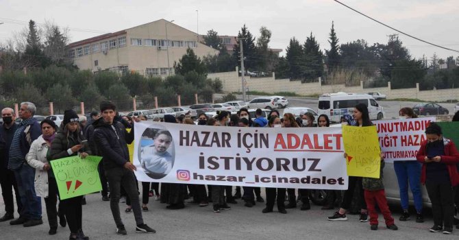 Kılıçla öldürülen gencin yakınları adalet istedi