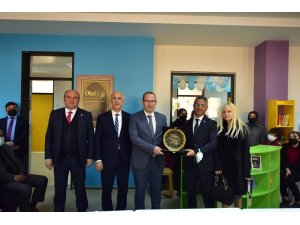 Hayırsever iş adamı mezun olduğu liseye kütüphane kazandırdı