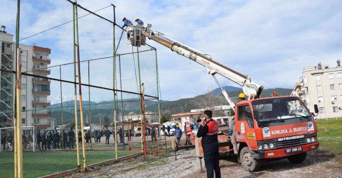 Halı saha yıkımında gerginlik