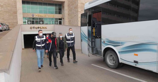 Antalya’da eş zamanlı ‘aranan şahıs’ operasyonu: 55 gözaltı