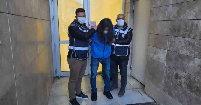 Peruklu dolandırıcı tutuklandı