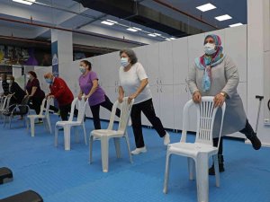 Parkinson hastaları spor yapıp sosyalleşiyor