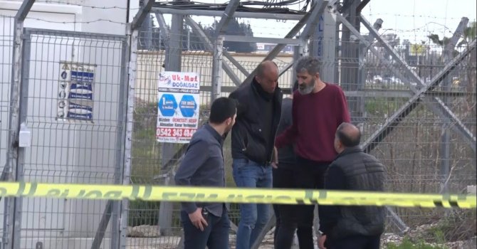 Tamire götürülsün diye verdiği aracını alamayınca baz istasyonuna çıktı