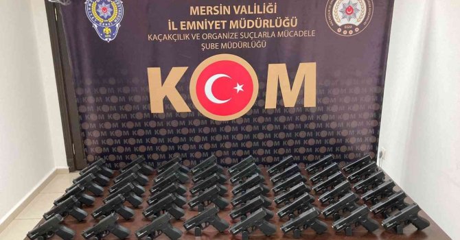 Mersin’de 47 adet ’Glock’ marka silah ele geçirildi