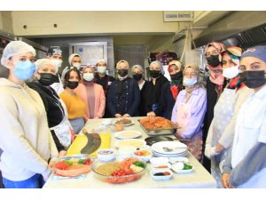 Burdurlu kadınlar dünya lezzetlerini kendi mutfaklarına taşıyor