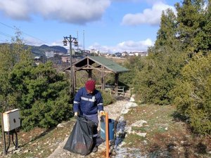 Toroslar Belediyesi, piknik alanlarını temizliyor