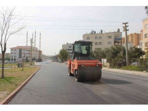 Büyükşehir Belediyesi yolları yenilemeye devam ediyor