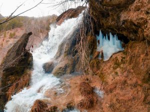 Hacıkodal Kocabor Şelalesi doğa tutkunlarının uğrak yeri oldu