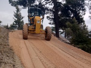 Başkan Yılmaz: “Yüksek kesimlerde konforlu ve güvenli yollar oluşturduk”