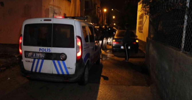 10 kilometre kaçtıktan sonra yakalanan otomobilden ruhsatsız tabanca çıktı