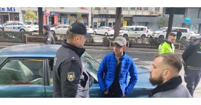 Babasının aracıyla gezmeye çıkan genç ortalığı birbirine kattı