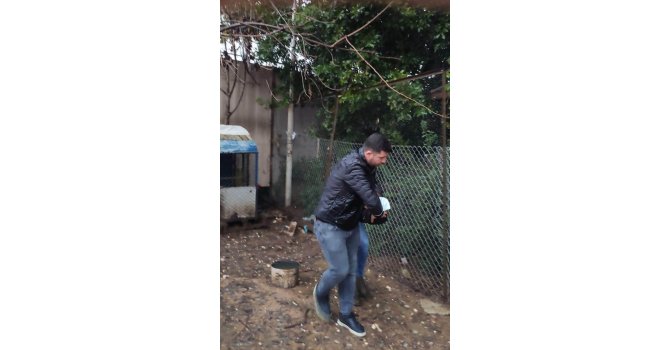 Hapis cezası ile aranan şüpheli kümeste yakalandı