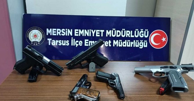 Tarsus’taki uygulamalarda 11 ruhsatsız tabanca ele geçirildi