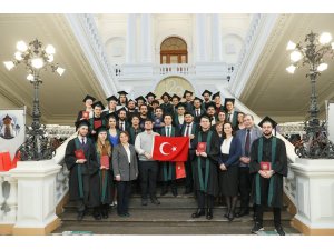 St. Petersburg Büyük Petro Politeknik Üniversitesinin Türk mezunları diplomalarını aldı