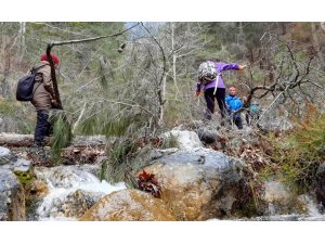 Zorlu yürüyüş parkuru “8 Mart Dünya Kadınlar Günü” için aşıldı