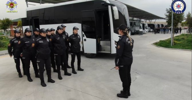 Kadın polisler dosta güven, düşmana korku verdi