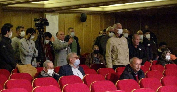 Engelliler belediye meclisini basıp tehditler savurdu