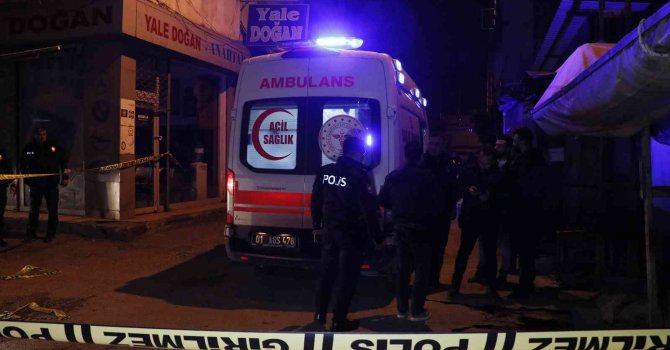 Sokakta tabancayla vurulmuş halde bulunan kişi öldü