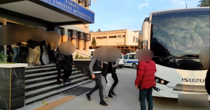 Barda tartıştıkları kişi tarafından sokak ortasında öldürüldü