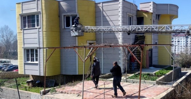 Rehabilitasyon merkezinden çıkan yangın paniğe neden oldu