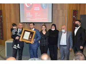 Adana’da şehit yakını ve gazilere Devlet Övünç Madalyası verildi