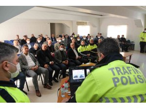 Hatay’da traktör sürücülerine eğitim verildi