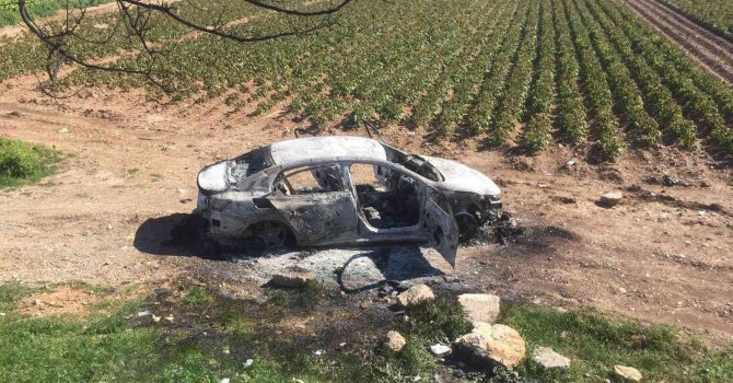 Lüks otomobil yakılmış halde bulundu