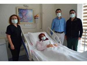 Karın ağrısı şikayetiyle gitti, safra kesesinden 552 adet taş çıkartıldı