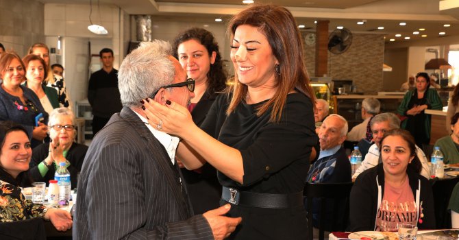 Yaşlılarımız tarih köprümüzdür