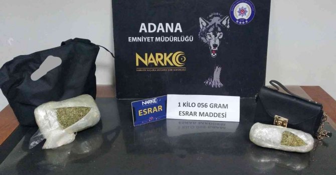 Çantalarından esrar çıkan iki güzellik uzmanı tutuklandı