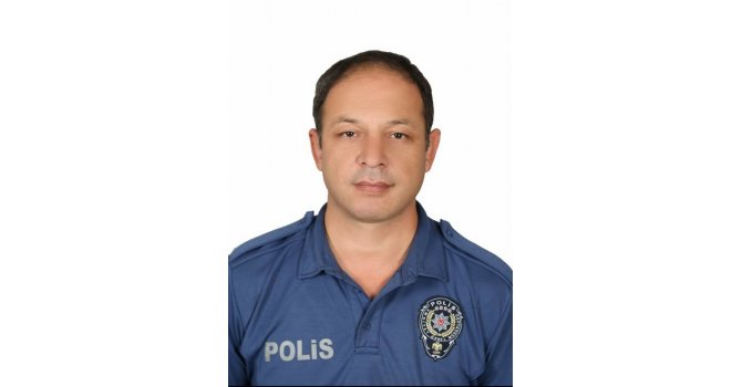 Polis memuru evinde ölü bulundu
