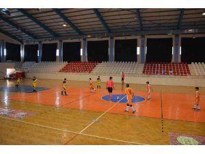 Korkuteli’nde okullar arası futsal turnuvası başladı