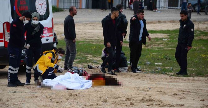 Boşanmak isteyen karısını sokak ortasında öldürdü