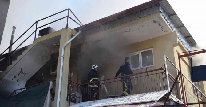 Antalya’da korkutan ev yangını