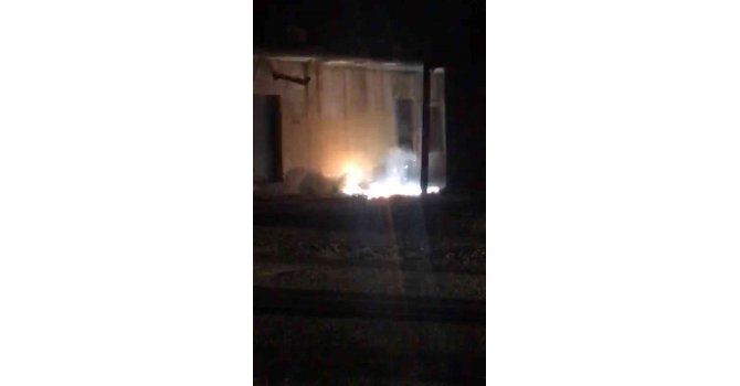 Yere düşen elektrik kablosu paniğe yol açtı